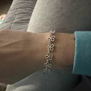 James Avery Daisy Charm Bracelet Charm james avery sterling silver  Bracelet